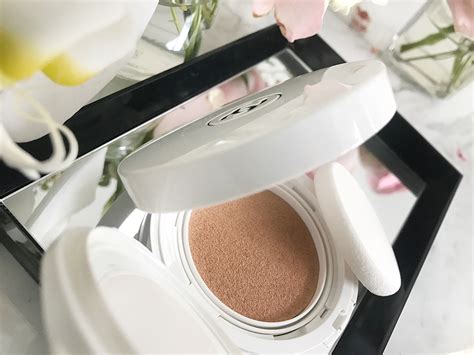 chanel le blanc oil in cream compact review|CHANEL Whitening Compact Foundation Long.